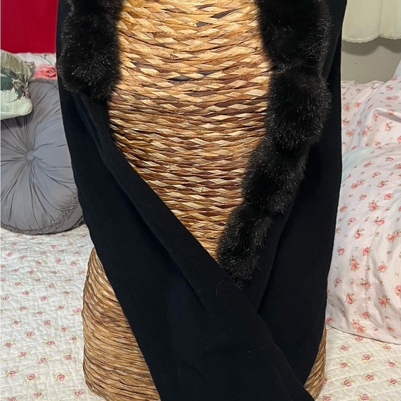 Black Faux Fur-Trimmed Hooded Wrap - Picture 4 of 11